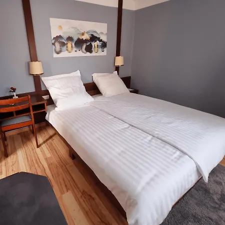 Qc5 In Odenwald בית הארחה בוכן