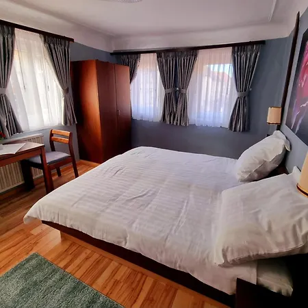 Qc5 In Odenwald בוכן